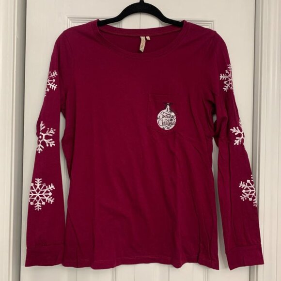 red camel burgandy shirt with snowflake on sleeves - Picture 1 of 4
